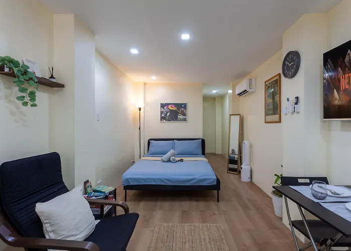 Minimalist Pad Up & Maginhawa Area Fast Wifi Apartment *